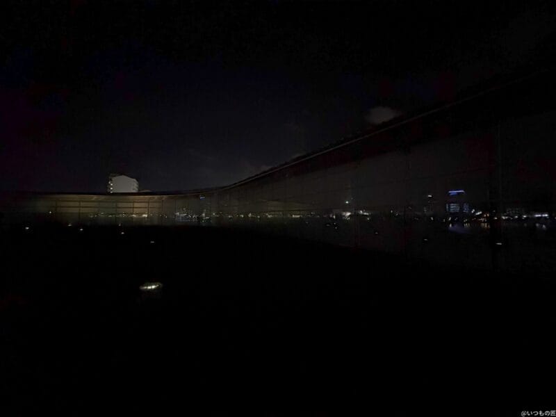 iPhone 16/16 Plus カメラ iPhone 16の通常モードで撮影した夜景写真