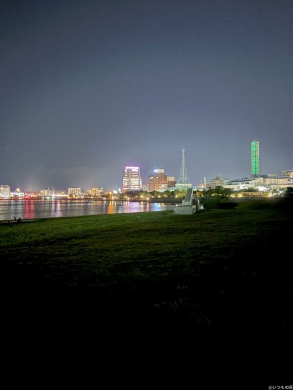 iphone 16でズーム撮影した夜景写真 | iphone review.jp iPhone 16/16 Plus カメラ iPhone 16でズーム撮影した夜景写真