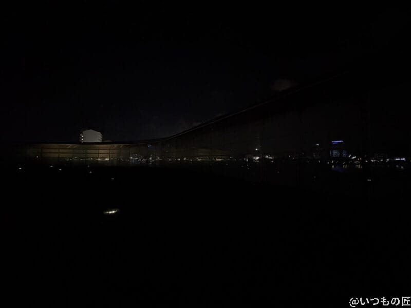 iPhone16e カメラ iPhone16 暗所撮影した写真