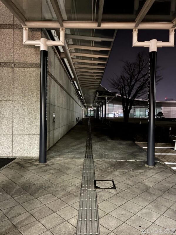 iPhone16e カメラ iPhone16eで暗所撮影した写真