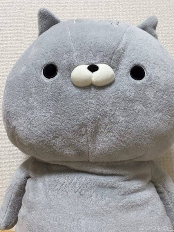 iPhone 17 Pro カメラ グレーのクマのぬいぐるみ