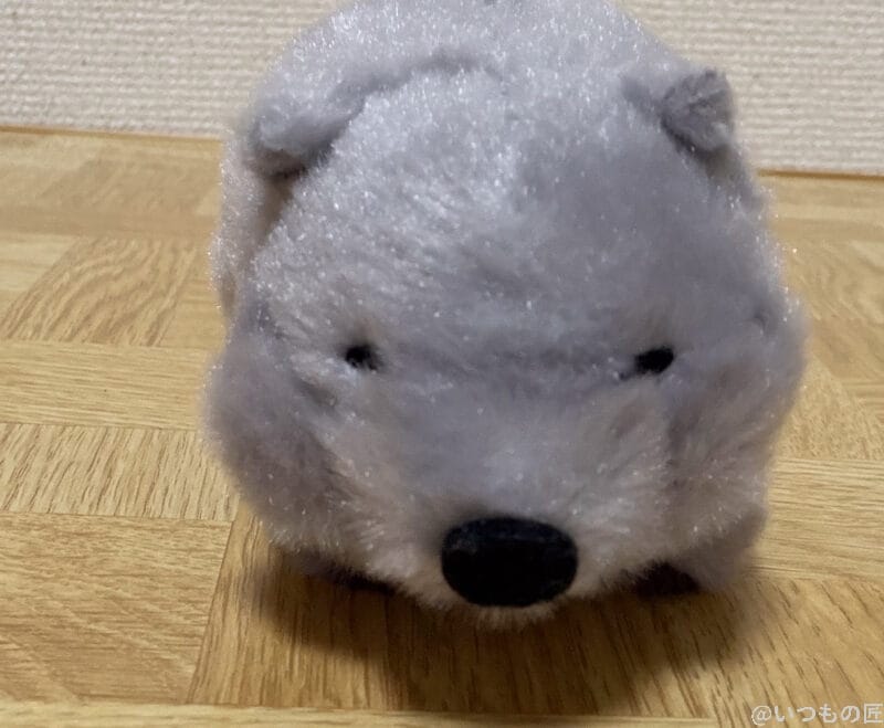 iPhone17 カメラ ねずみのマスコット人形