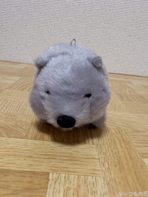 iPhone Air カメラ 人物の代わりに自撮り撮影したねずみのマスコット人形