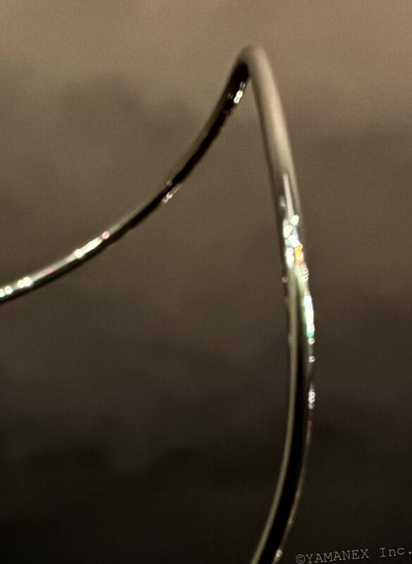 リング状のモニュメントを夜間撮影 | iphone review.jp iPhone17e カメラ リング状のモニュメントを夜間撮影